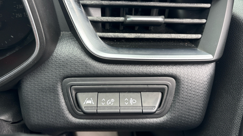 Renault Clio 1.0 TCe 100 Play 5dr Petrol Hatchback